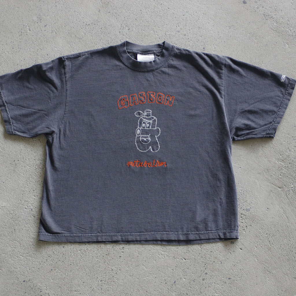 GASBON × DIEGO ガスボーイ “still here” T-shirt 2026 シャドウブラック
