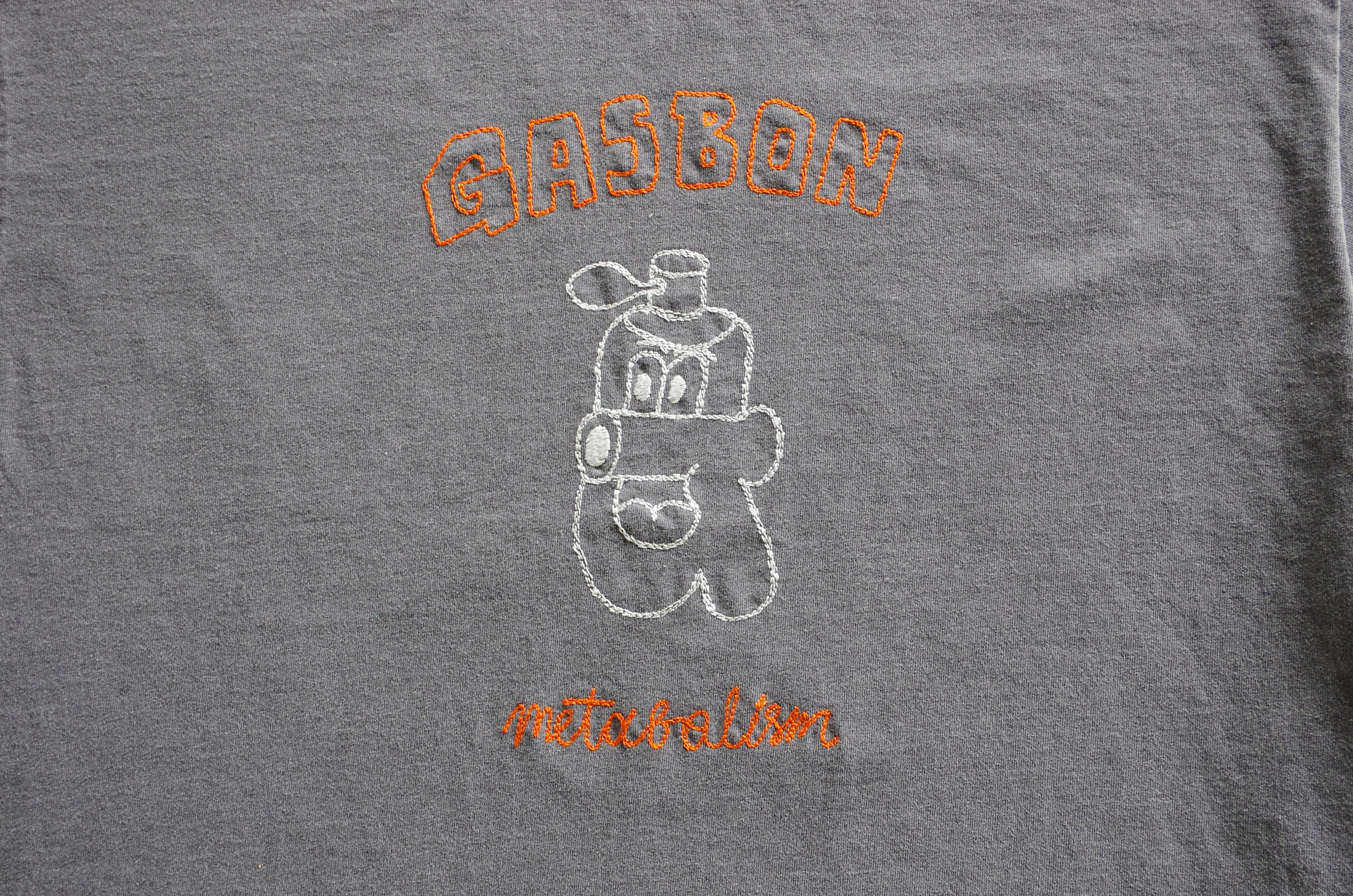 GASBON × DIEGO ガスボーイ “still here” T-shirt 2026 シャドウブラック