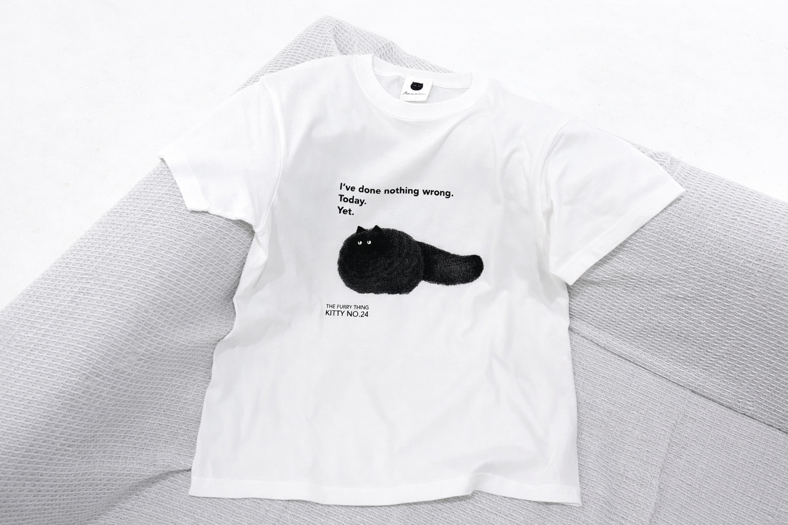 カムウェイ・フォン　Tシャツ / Kitty No.24